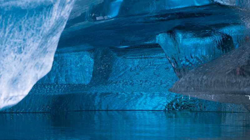 The ever changing ice sculptures of the Arctic | Virgil Reglioni