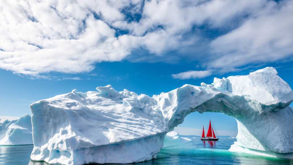 Elsi at sail in West Greenland