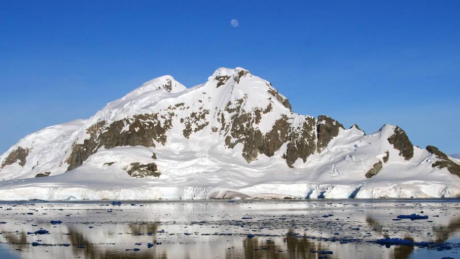 Majestic scenery abounds in the Antarctic Peninsula | Eve Ollington
