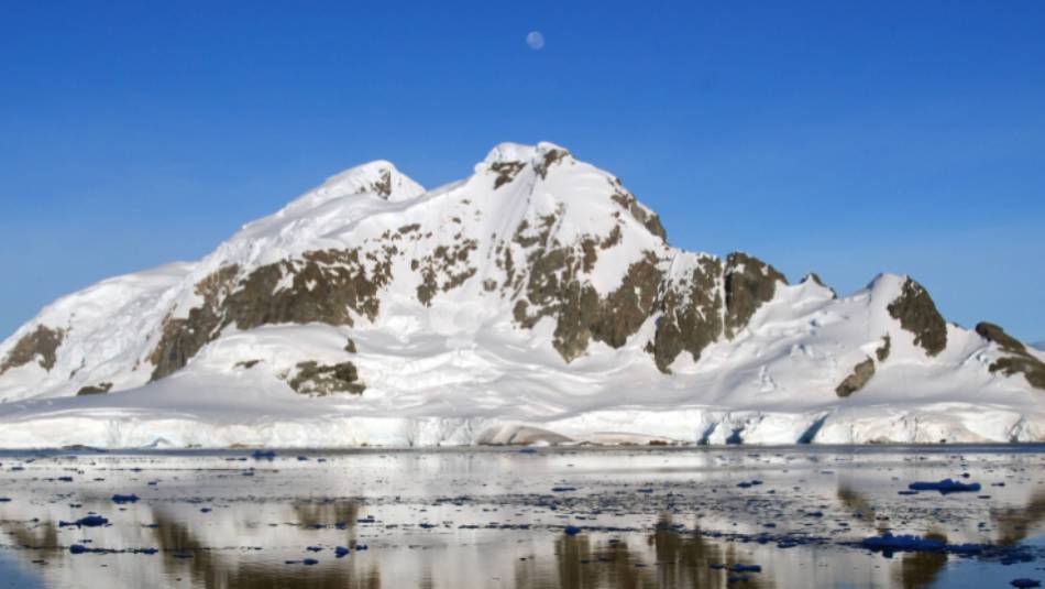 Majestic scenery abounds in the Antarctic Peninsula | Eve Ollington