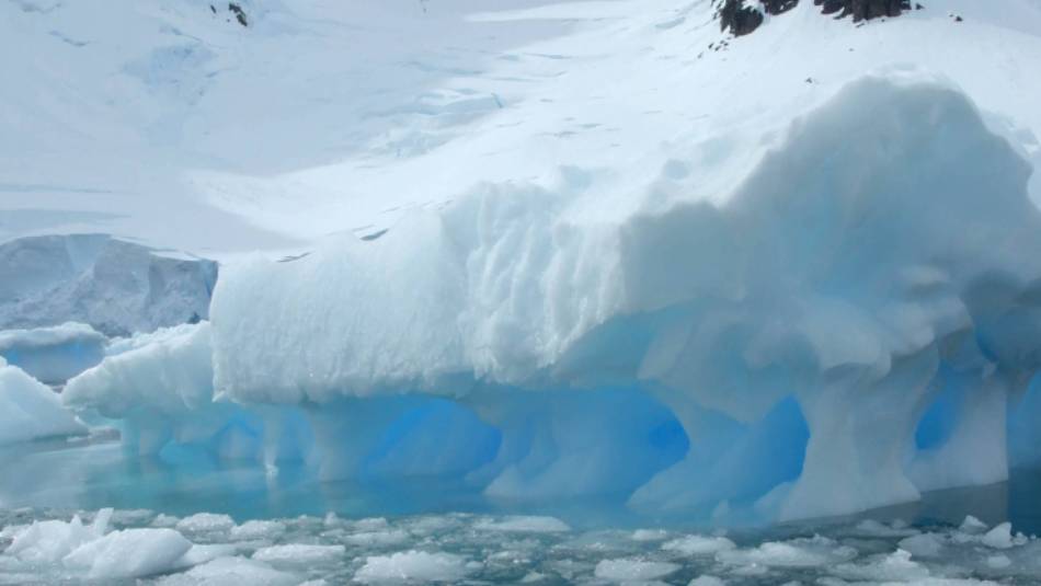 Amazing colours of Antarctica | Caroline Mongrain