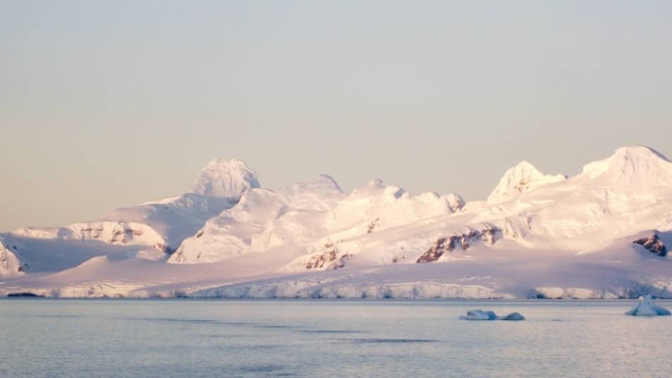 Early morning light, Antarctica | Valerie Waterston