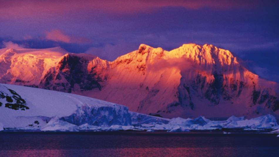 The magnificent sunset of the Antarctic Peninsula | Richard I'Anson