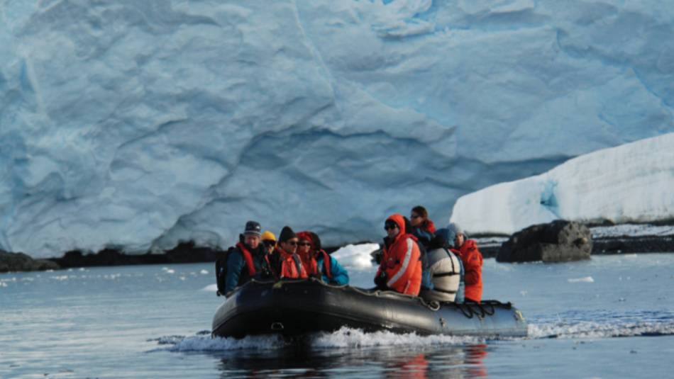 Zodiac cruising in the Antarctic | Eve Ollington