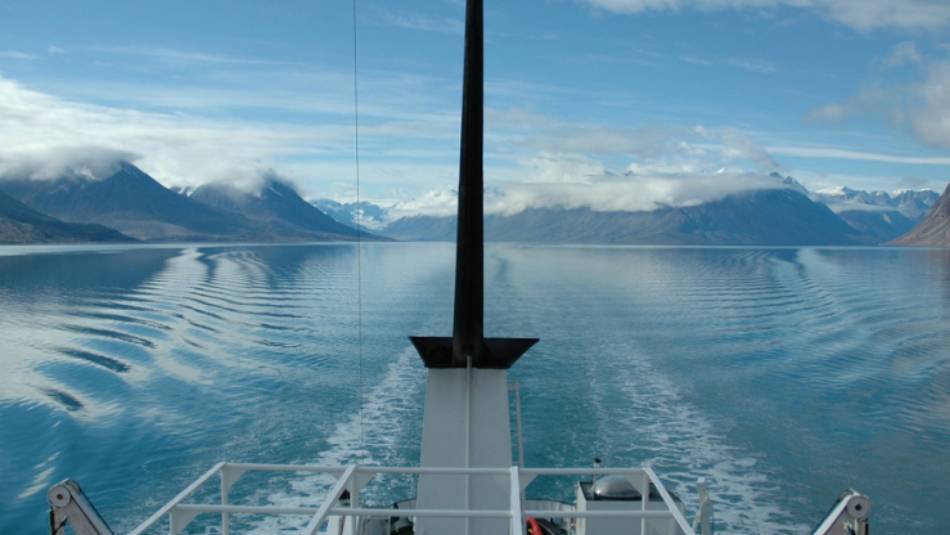 Expansive views from the boat in the Northern Arctic region | Fiona Windon