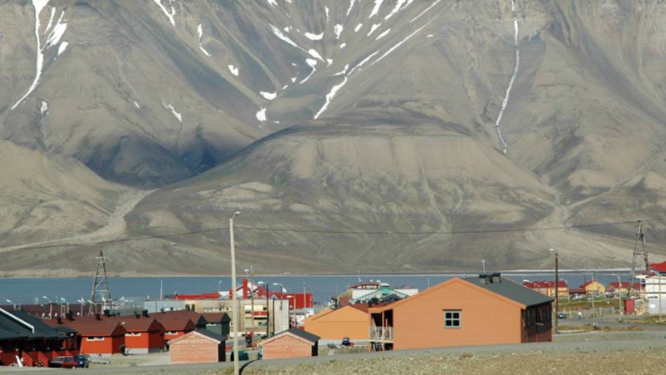 Longyearbyen, Svalbard | Fiona Windon
