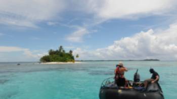 -®ARUSS_9901,Aaron Russ The azure waters of Melanesia