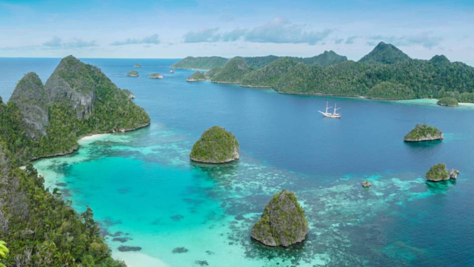 Spectacular Wayag Island in Raja Ampat