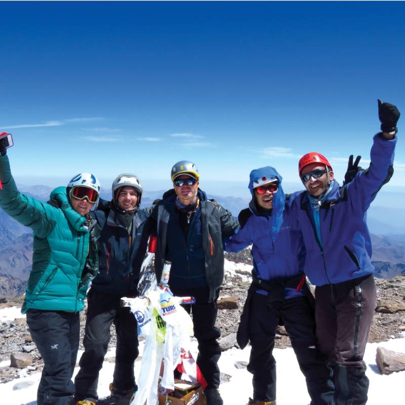 Climbers celebrate on Aconcagua's summit | Angel Armesto