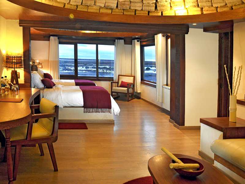 Palacio de Sal Hotel, enjoy the unique ambiance of hotel rooms.