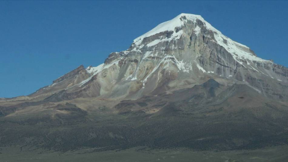 The snow capped Sajama, at 6524m, it is the highest peak in Bolivia.