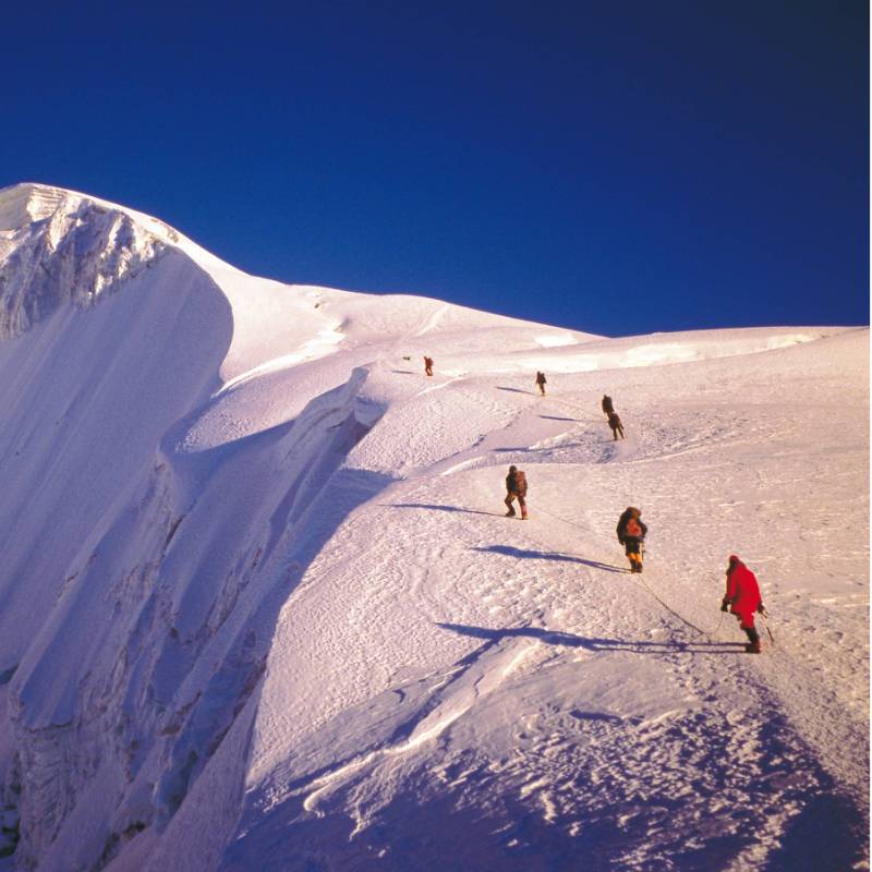 Heading towards the summit of Huayna Potosi | Sue Fear