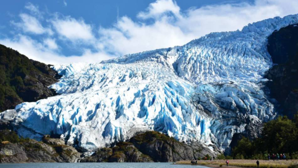 Glacier exploring with Australis