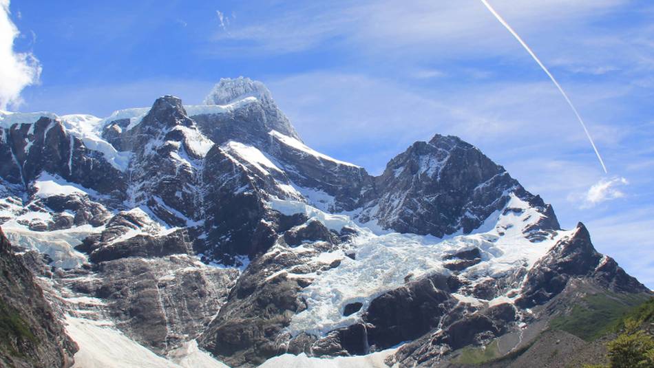 Beautiful blue skies trekking the French Valley in Patagonia | Geoff Holmes
