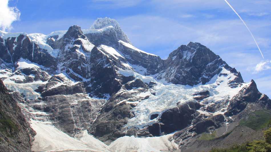 Beautiful blue skies trekking the French Valley in Patagonia | Geoff Holmes