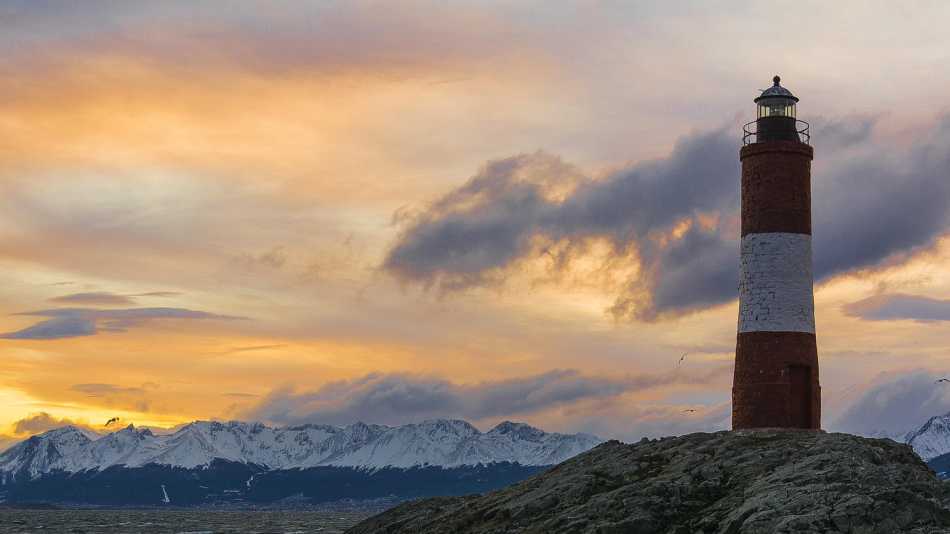 This iconic lighthouse has been in operation since December 20, 1920, don't miss out on seeing Les Eclaireur