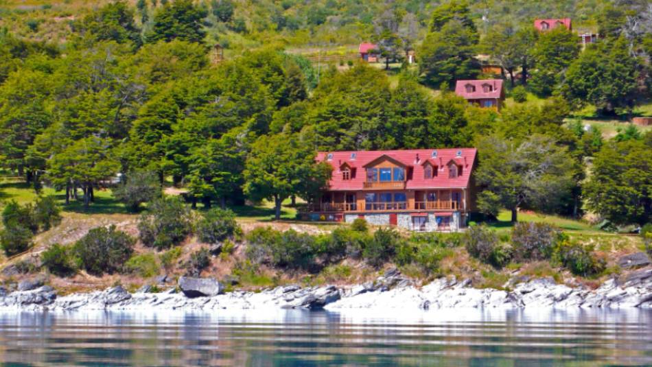 The stunning setting of our lodge at General Carrera Lake