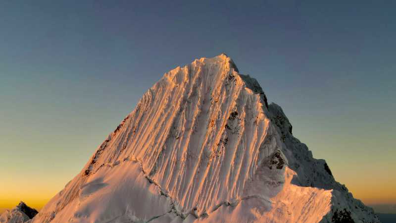 Alpamayo, Cordillera Blanca, Peru