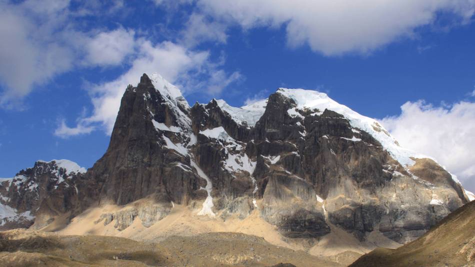 Breathtaking rugged landscape of the Huayhuash mountains, Peru | Ken Harris