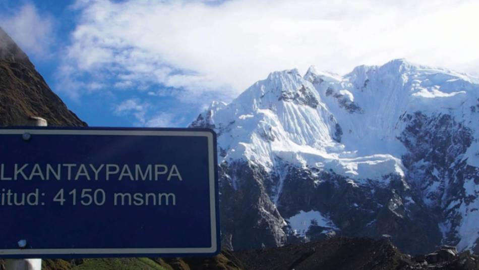 Trekking towards Mt Salcantay in The Andes - an excellent alternative to the Inca Trail | Sue Badyari