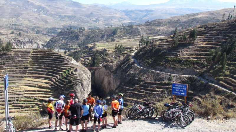 Cyclists admire the views at Colca Canyon | Louise Vargaya Conza