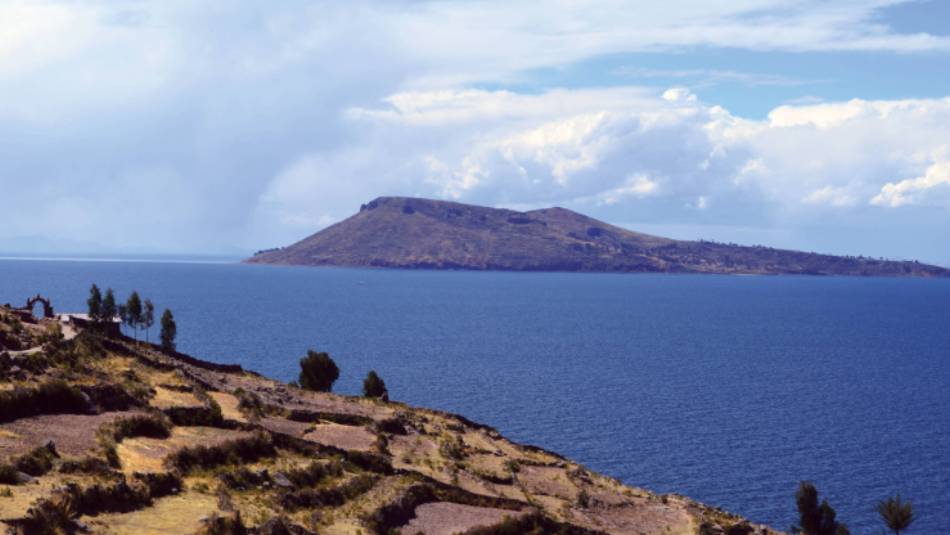 Stunning shot across Lake Titicaca | Pam Drummond