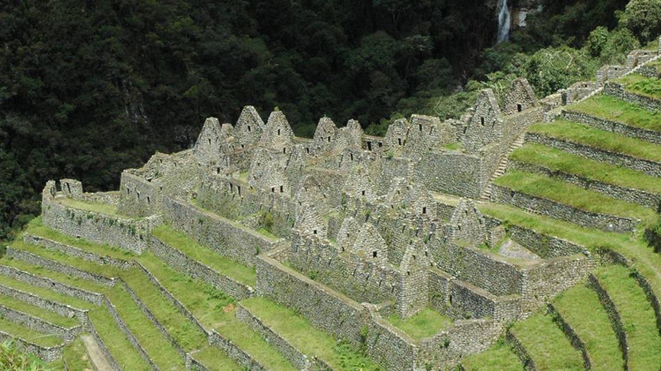 The ruins of Winay Wayna overlooks the Urumbamba River on the Inca Trail | Sarah Higgins