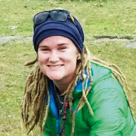 Holly Van de Beek - Australia trekking guide