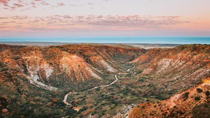 Trekking along the gorge, Cape Range National Park, Exmouth | Tourism Western Australia