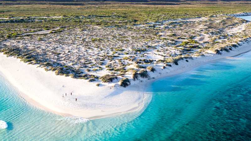 The stunning white sandy beaches and reef, Turquoise Bay, Exmouth | Tourism Western Australia