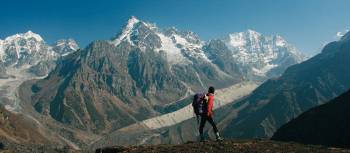 Spectacular views on the approach to Tilman Pass in the Langtang region | Robin Boustead
