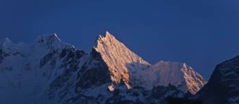 Stunning views of Everest on the walk from Namche Bazaar to Thyangboche | Peter Walton