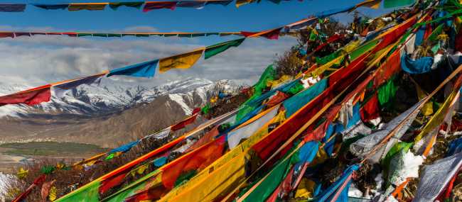 Stunning views across the Tibetan mountain range | Richard I'Anson