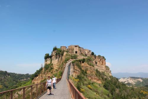 tourhub | UTracks | Hilltop Towns of Italy 