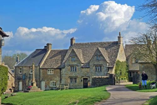 tourhub | Walkers' Britain | Exploring the Cotswolds 